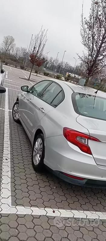 Usata Fiat Tipo 120 CV (88 kW) 2016 Grigio Station wagon