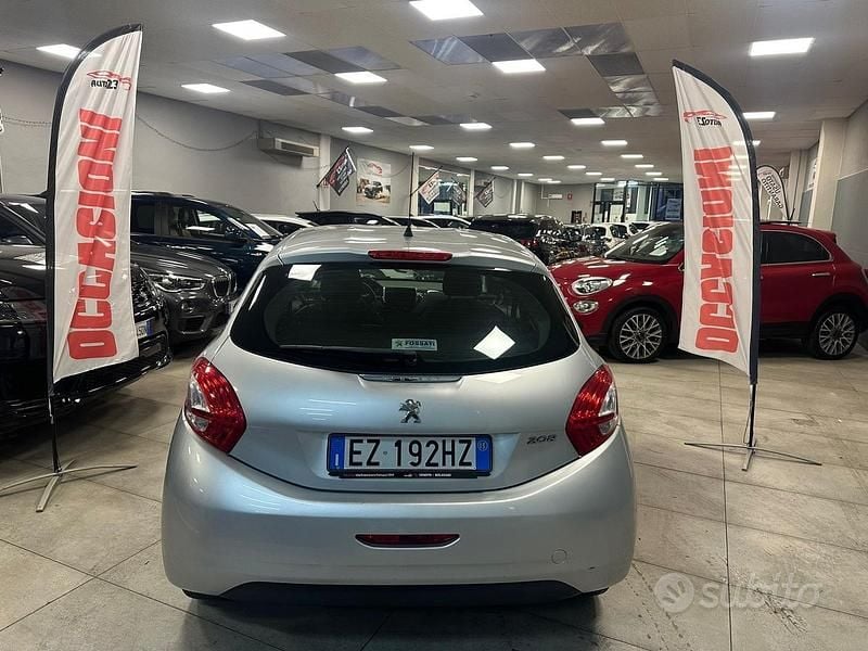 Usata Peugeot 208 Allure 68 CV (50 kW) 2015 Grigio Utilitaria