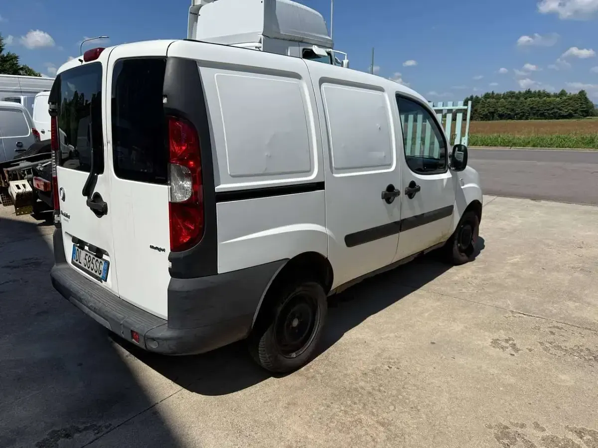 Usata Fiat Doblò 105 CV (77 kW) 2010 Bianco Monovolume