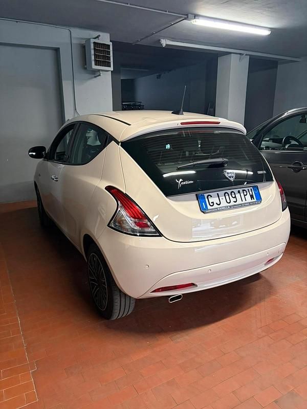 Usata Lancia Ypsilon S 69 CV (50 kW) 2022 Beige Utilitaria