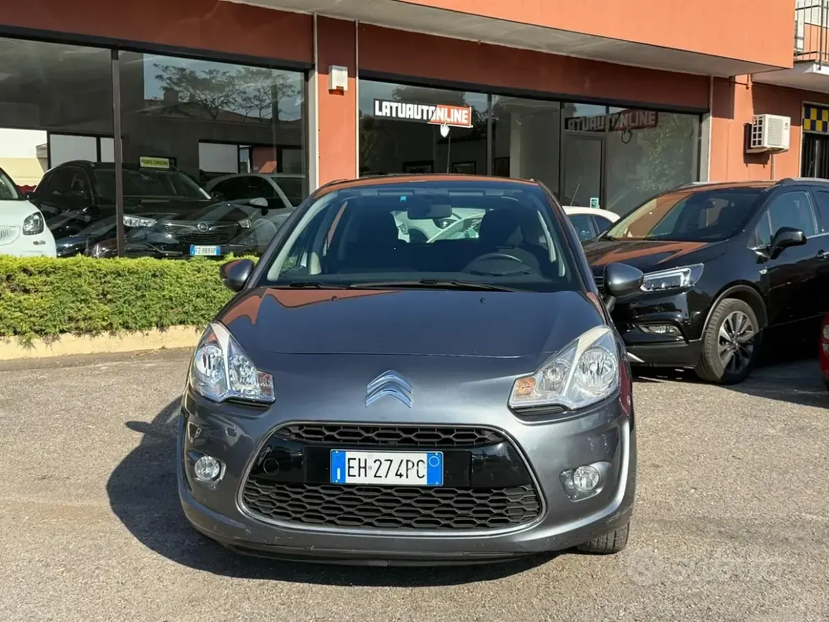 Gebraucht Citroën C3 Exclusive 95 PS (69 kW) 2011 Grau Limousine