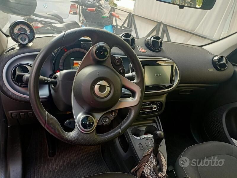 Usata Smart ForFour 71 CV (52 kW) 2018 Bianco Utilitaria