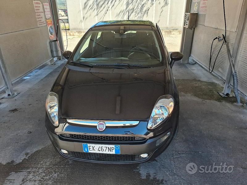 Usata Fiat Punto 65 CV (47 kW) 2012 Nero Utilitaria