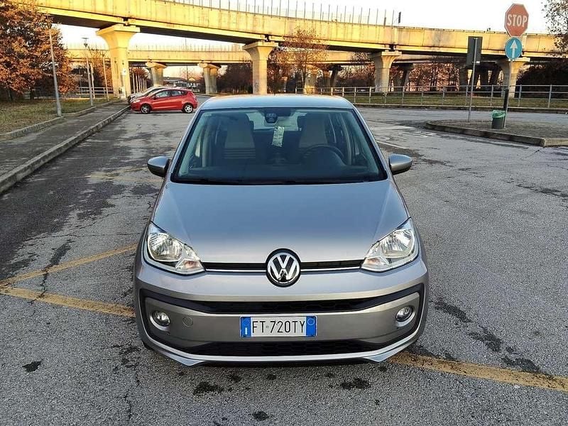 Usata VW up! Move 60 CV (44 kW) 2018 Argento Utilitaria