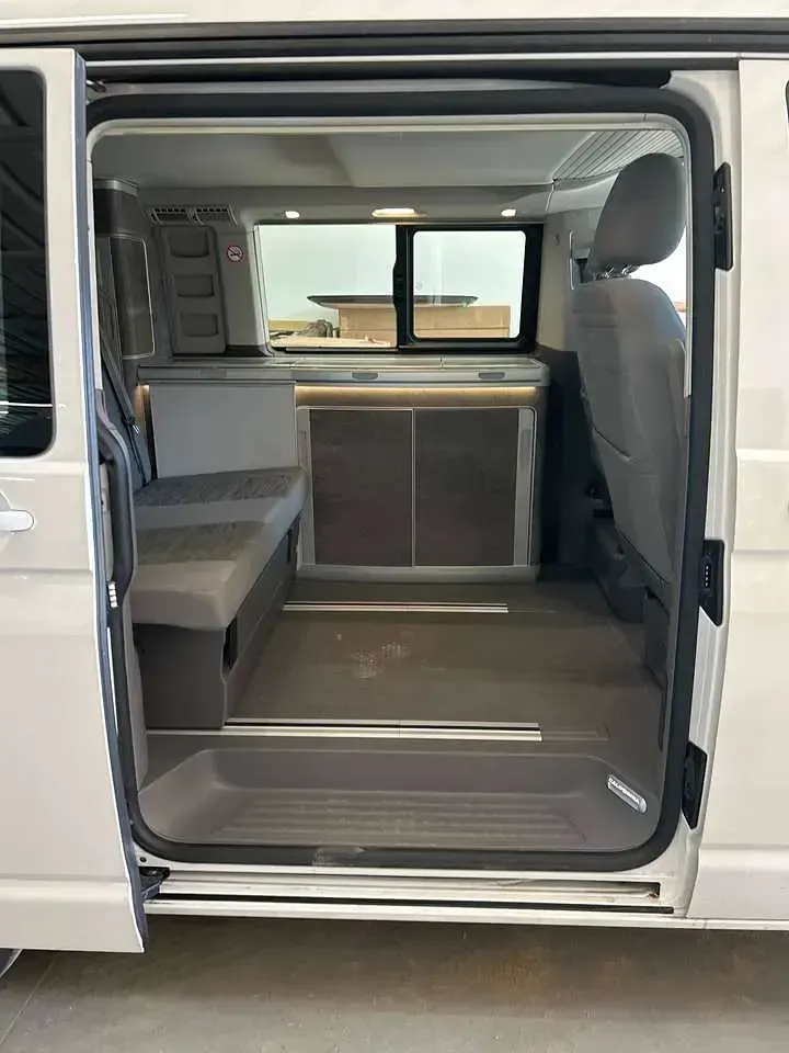 Begagnad VW California Coast 150 HK (110 kW) 2022 Vit Van