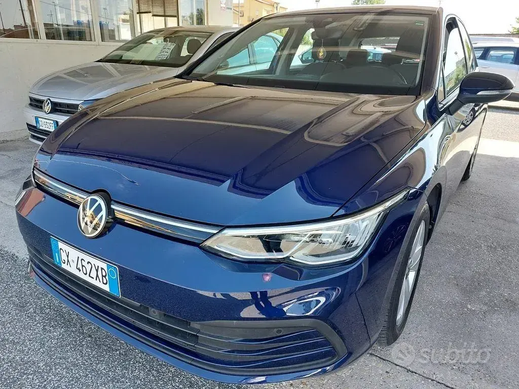 Usata VW Golf VIII Life 110 CV (80 kW) 2022 Blu Berlina