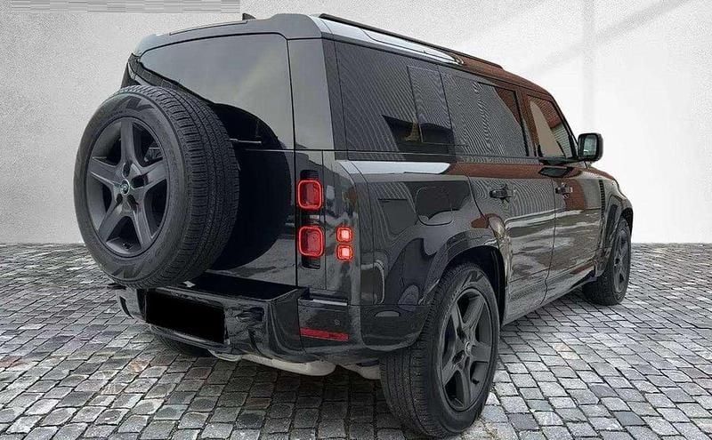 Usata Land Rover Defender SE Dynamic 299 CV (219 kW) 2025 Nero SUV