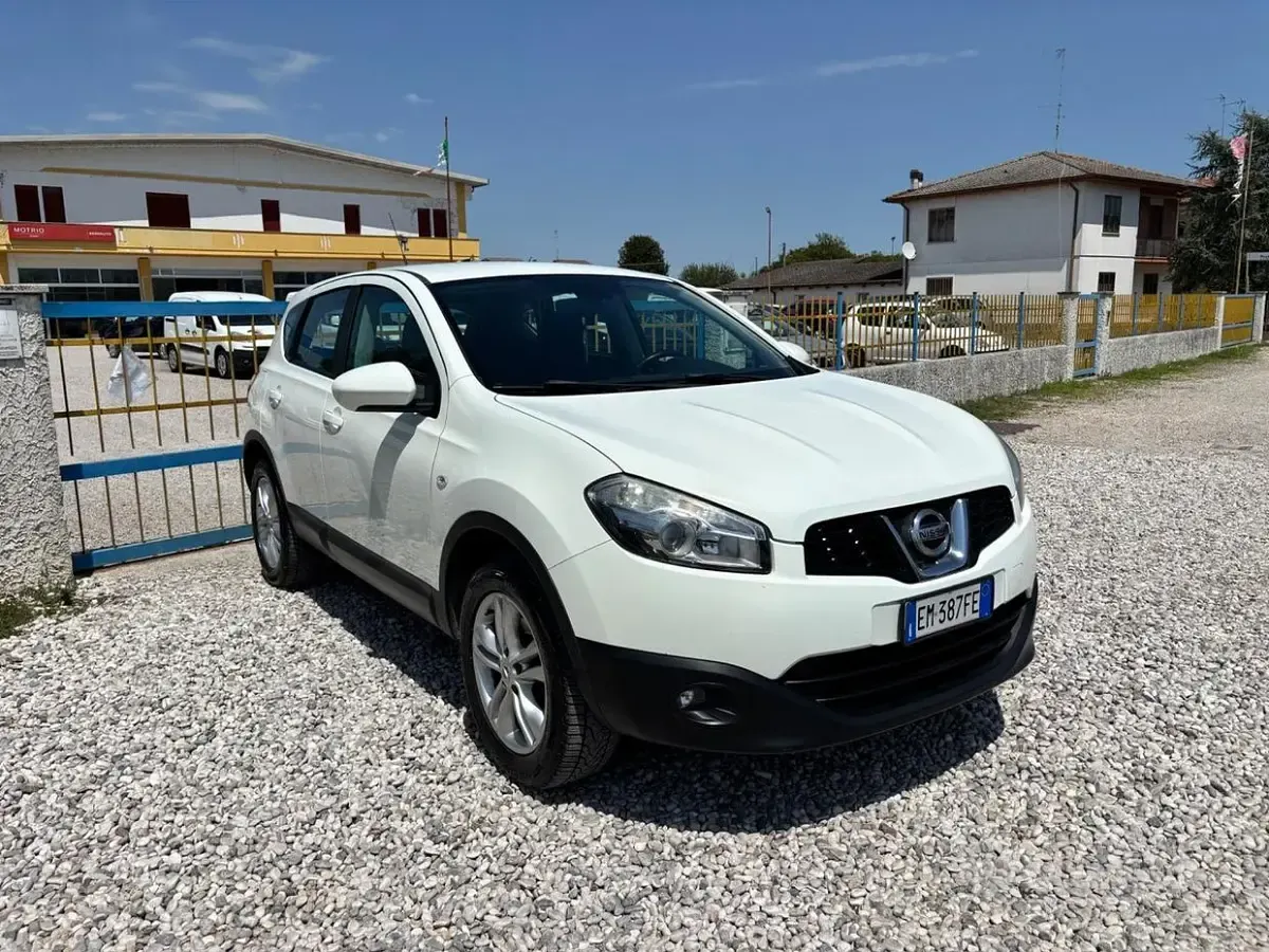 Usata Nissan Qashqai Acenta 116 CV (85 kW) 2012 Bianco SUV