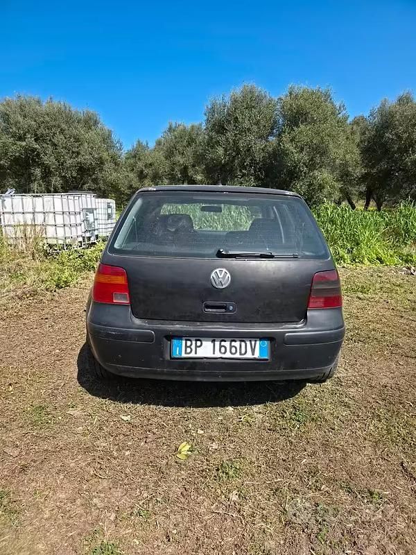 Usata VW Golf IV 115 CV (84 kW) 2000 Nero Berlina