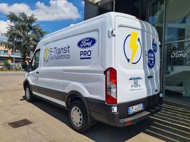 Usata Ford Transit Trend 135 kW (184 CV) 2023 Frozen white Furgone
