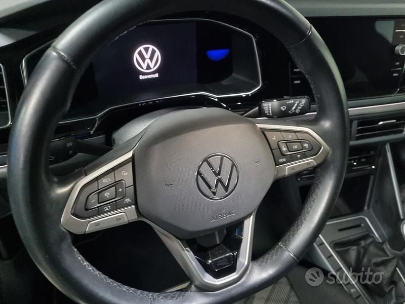Usata VW Polo R-line 95 CV (69 kW) 2022 Grigio Berlina