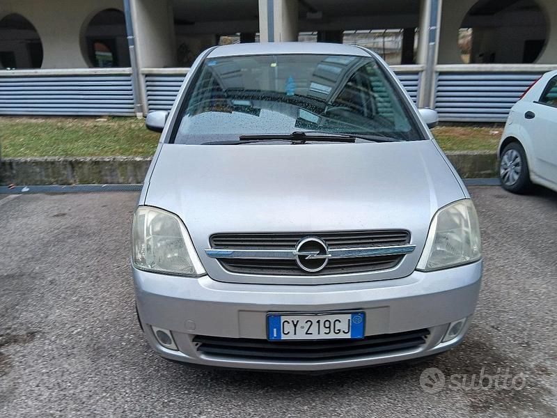 Usata Opel Meriva 2005 Grigio Monovolume