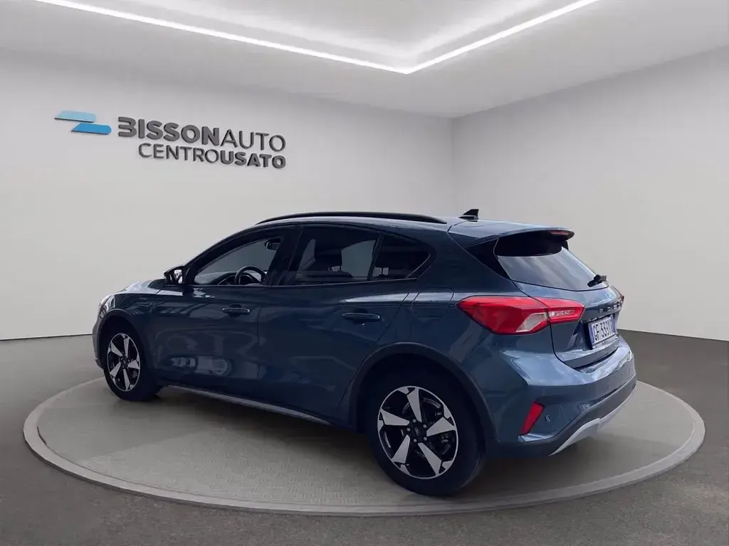 Usata Ford Focus Active 125 CV (91 kW) 2021 Blu Berlina