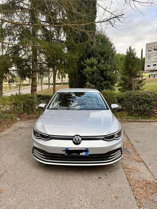 Usata 2022 VW Golf VIII Life Tre volumi | 19.000 € (Super prezzo) - Immagine 1/4
