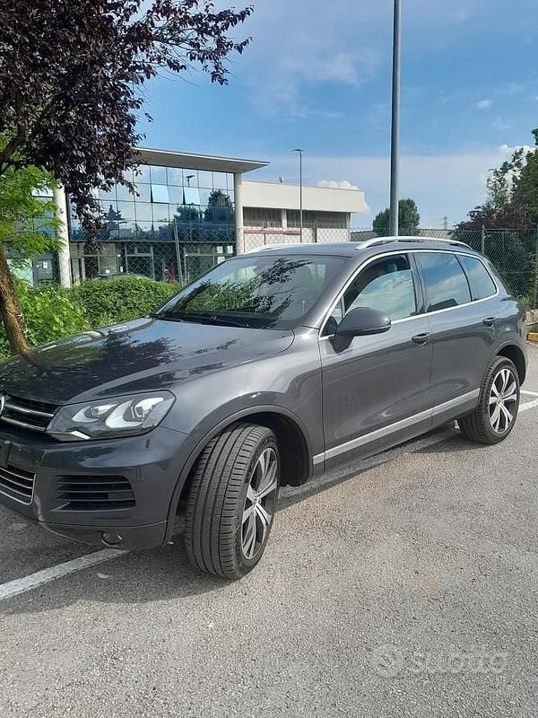 Usata VW Touareg 245 CV (180 kW) 2014 Grigio SUV