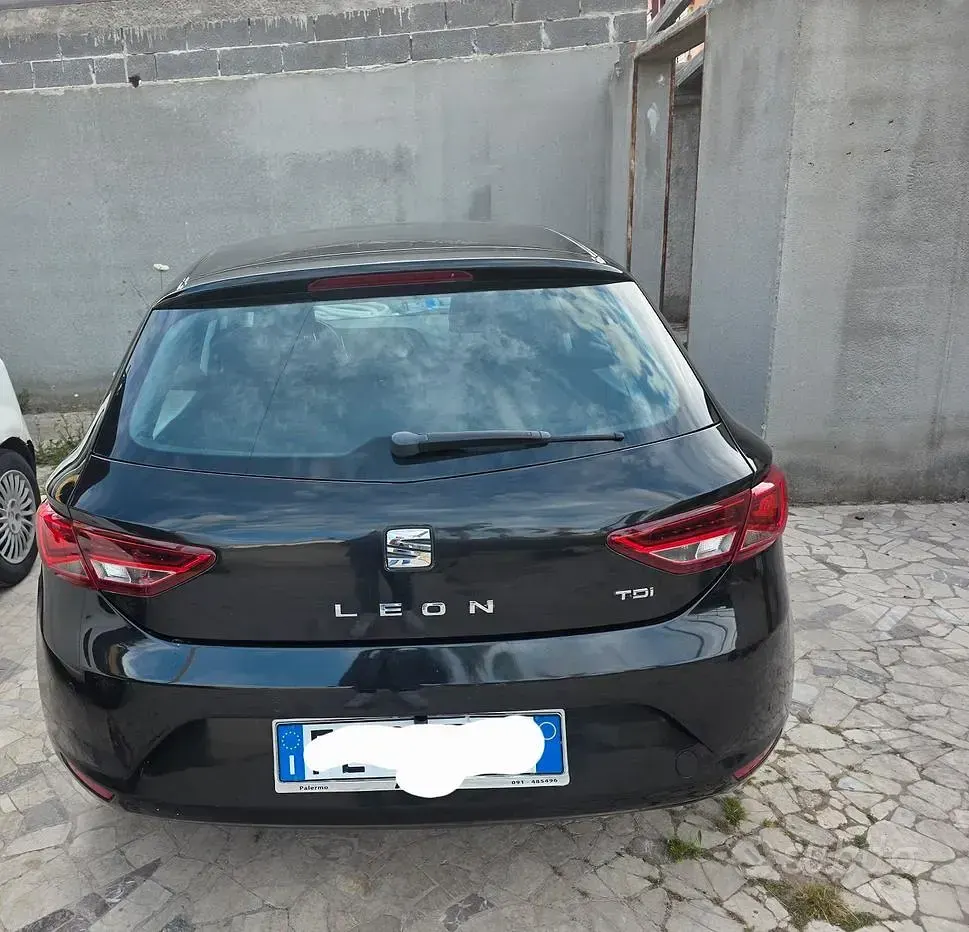 Usata Seat Leon Business 110 CV (80 kW) 2016 Nero Berlina