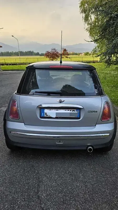 Usata Mini Cooper 116 CV (85 kW) 2004 Grigio Utilitaria