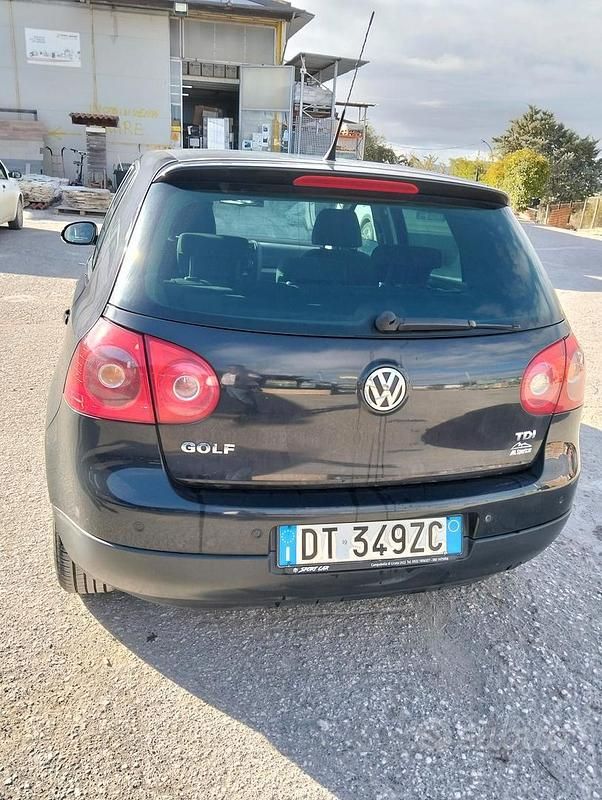 Usata VW Golf VI 105 CV (77 kW) 2009 Nero Utilitaria