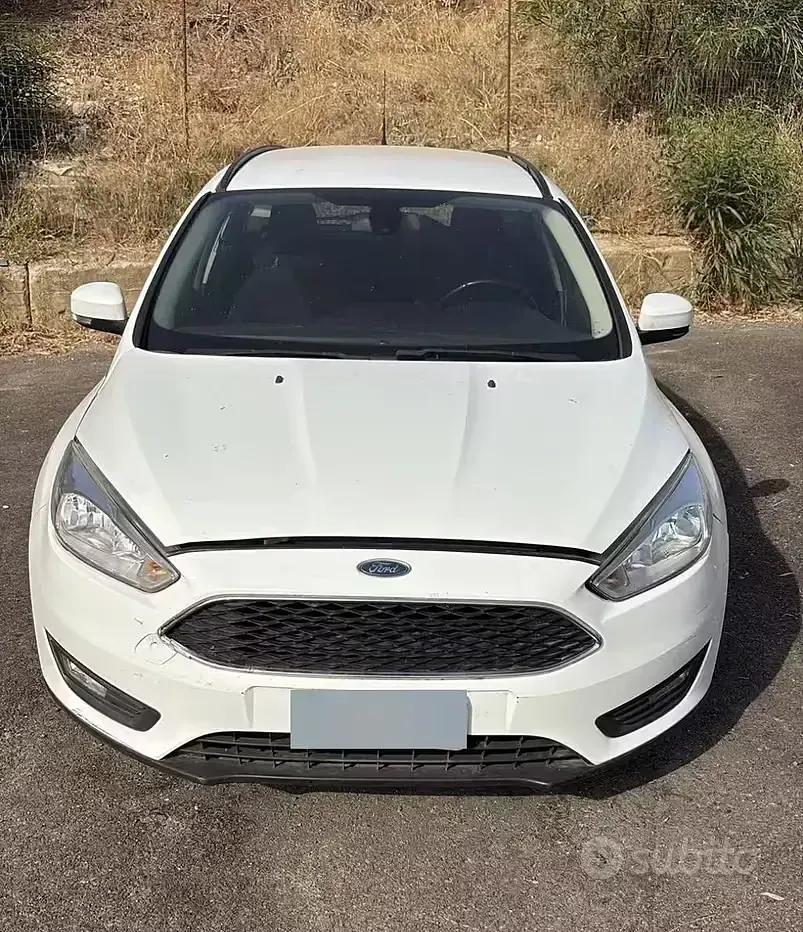 Usata Ford Focus 120 CV (88 kW) 2015 Bianco Station wagon