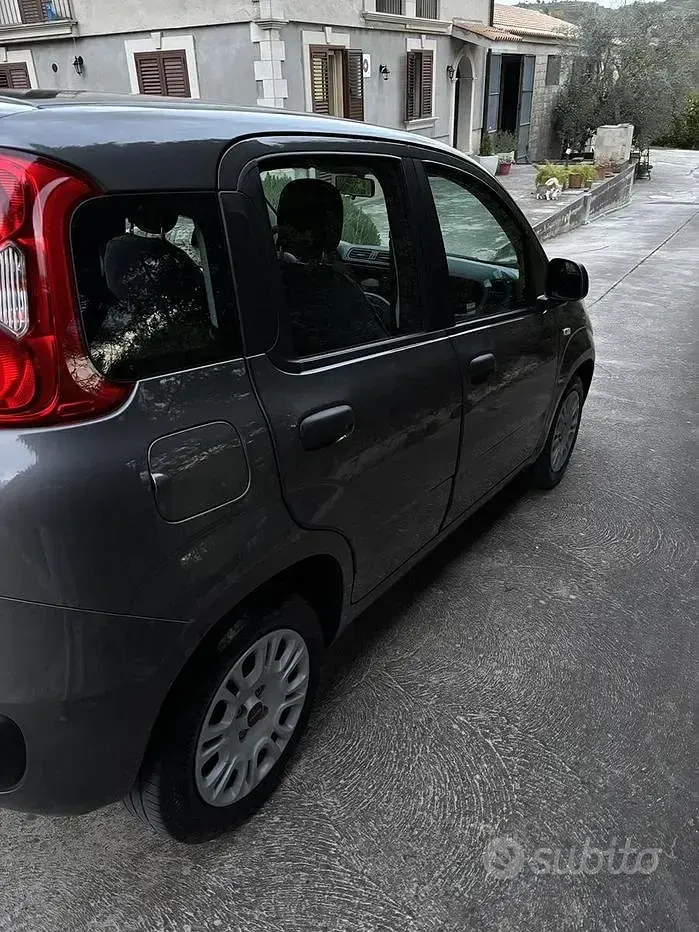 Usata Fiat Panda 69 CV (50 kW) 2020 Grigio Utilitaria