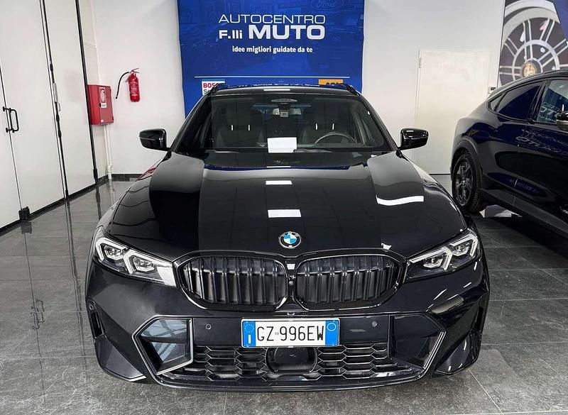 Usata BMW 320 M Sport 190 CV (139 kW) 2025 Sapphire shwarz Station wagon