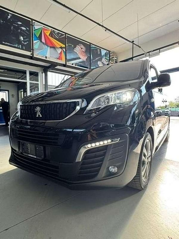 Gebraucht Peugeot Expert 144 PS (105 kW) 2021 Schwarz Van