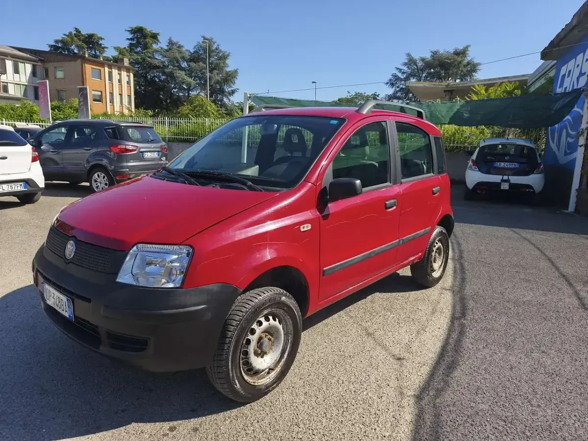 Usata Fiat Panda 4x4 69 CV (50 kW) 2008 Rosso Utilitaria