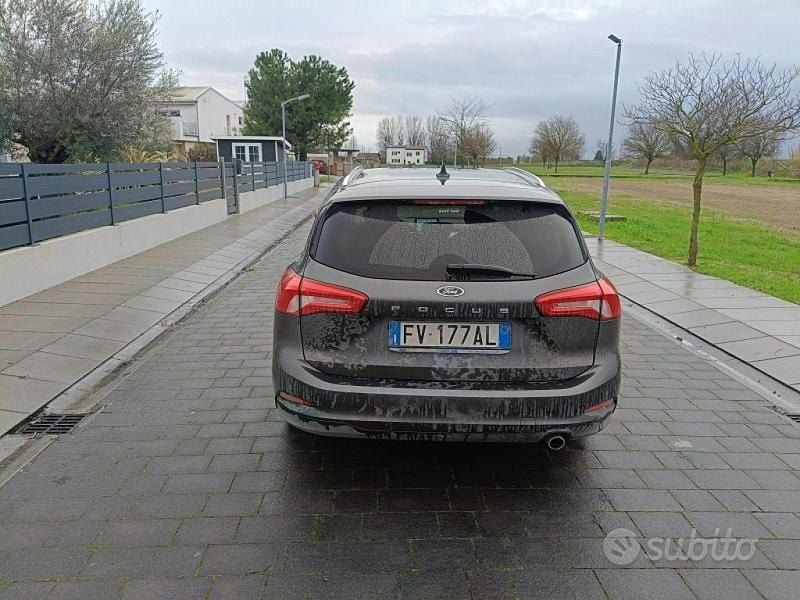 Usata Ford Focus Business Edition 120 CV (88 kW) 2019 Grigio scuro metallizzato Station wagon