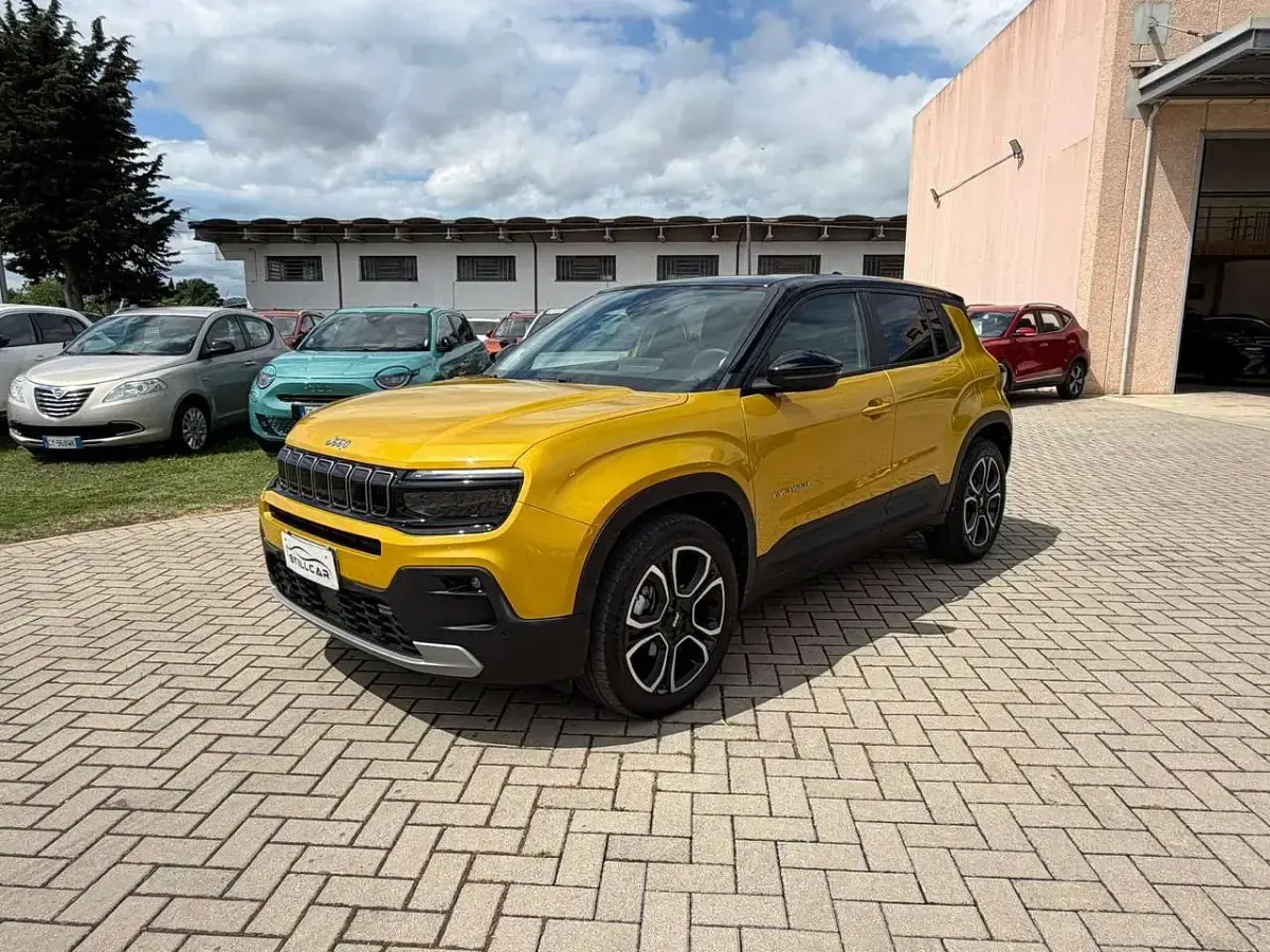 Usata Jeep Avenger Summit 101 CV (74 kW) 2024 Oro SUV