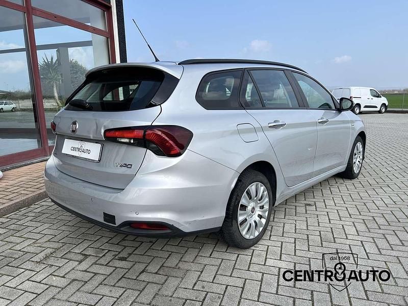 Usata Fiat Tipo Easy 120 CV (88 kW) 2018 Grigio alluminio Station wagon