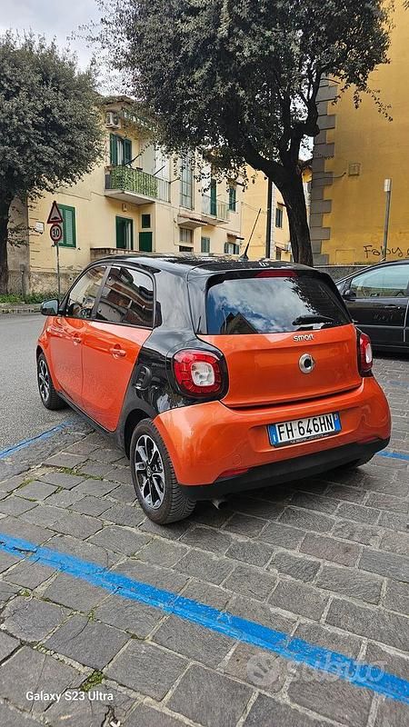 Usata Smart ForFour Prime 71 CV (52 kW) 2016 Nero Utilitaria