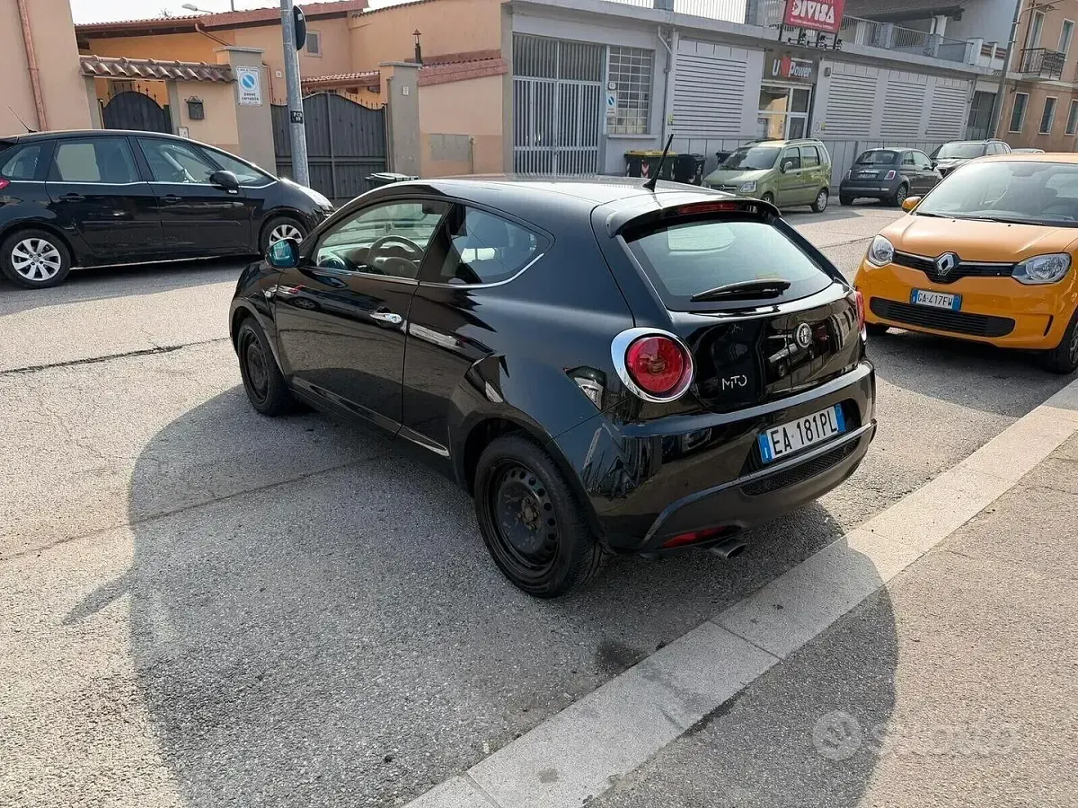 Usata Alfa Romeo MiTo Distinctive 120 CV (88 kW) 2010 Nero Utilitaria