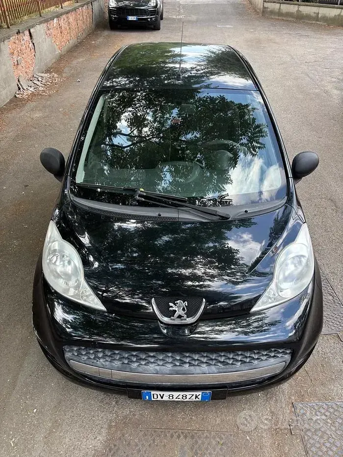 Usata Peugeot 107 68 CV (50 kW) 2009 Nero Utilitaria