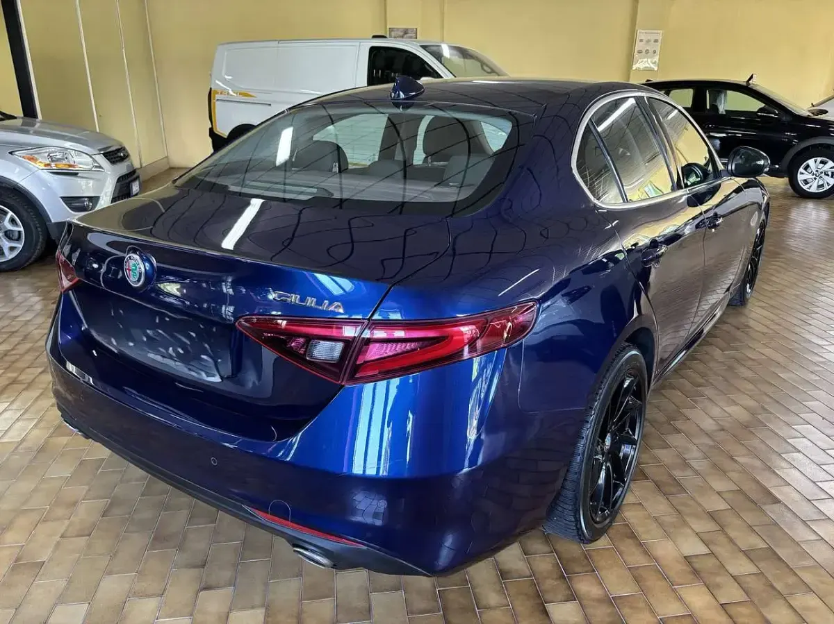 Usata Alfa Romeo Giulia Executive 190 CV (139 kW) 2019 Blu montecarlo Berlina