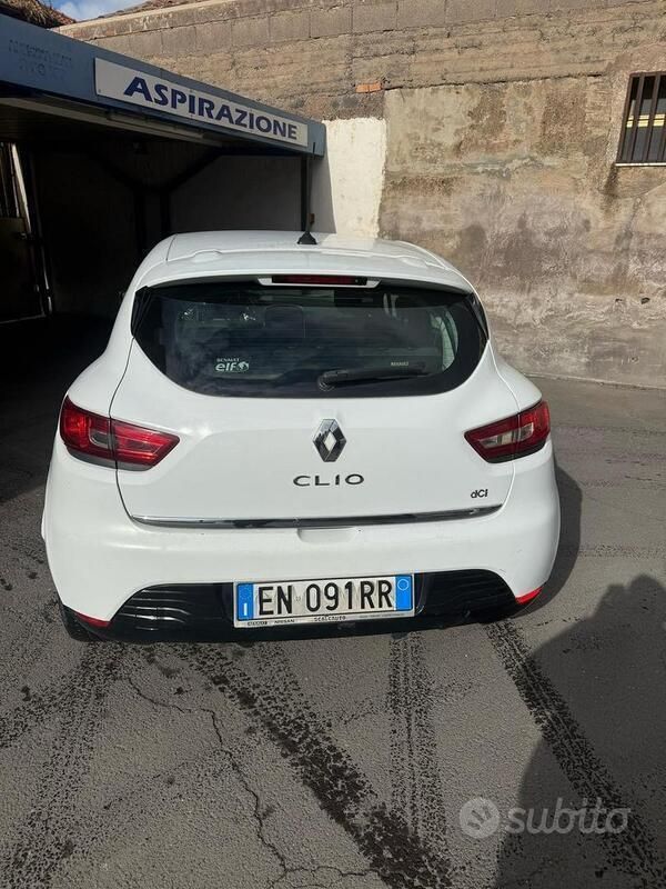 Bianco Usata 2013 Renault Clio IV Due volumi | 5400 € (Buon prezzo) - Immagine 1/4