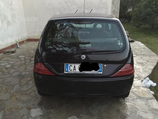 Lancia ypsilon 2002