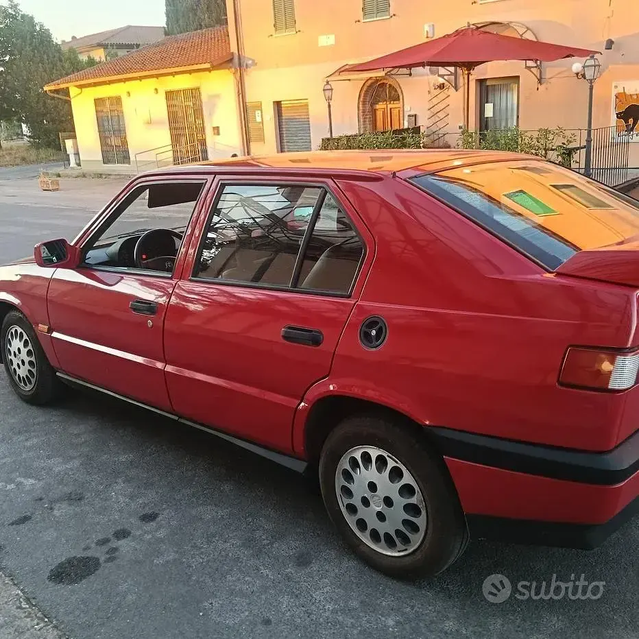 Usata Alfa Romeo 33 88 CV (64 kW) 1993 Rosso Berlina