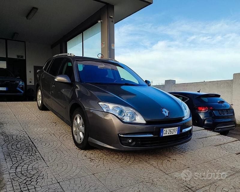 Grigio Usata 2010 Renault Laguna III Station wagon | 2950 € (Buon prezzo) - Immagine 1/4