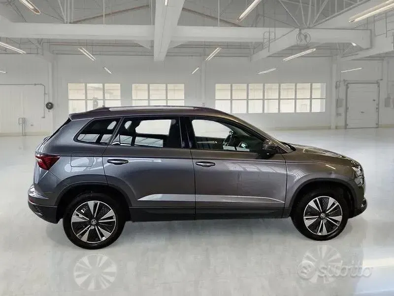 Usata Skoda Karoq Executive 149 CV (109 kW) 2022 Grigio SUV