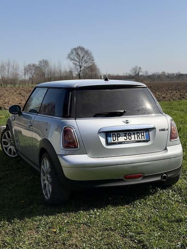 Usata Mini Cooper 95 CV (69 kW) 2008 Argento Utilitaria