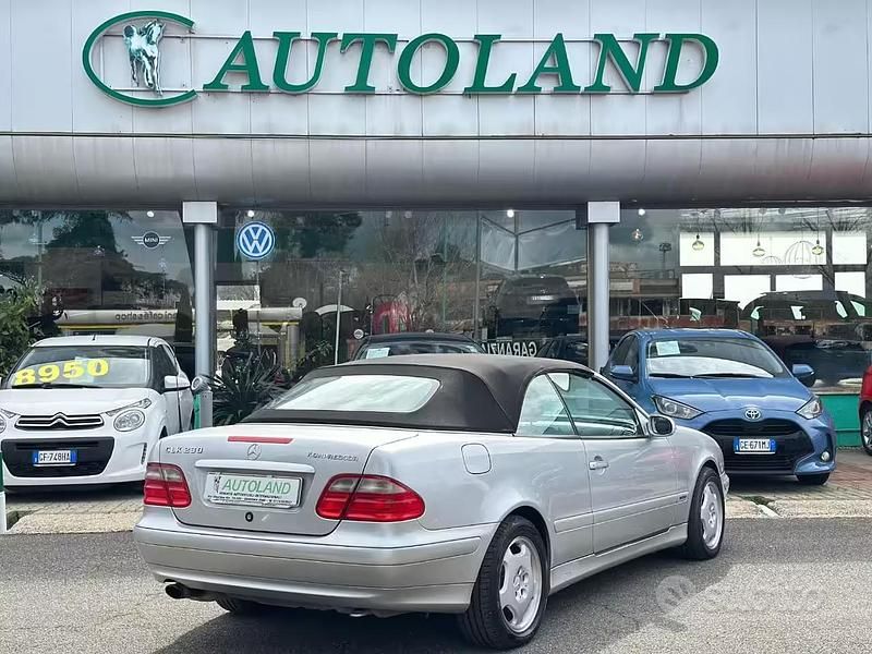 Usado Mercedes CLK230 Elegance 293 CV (215 kW) 2000 Gris Descapotable