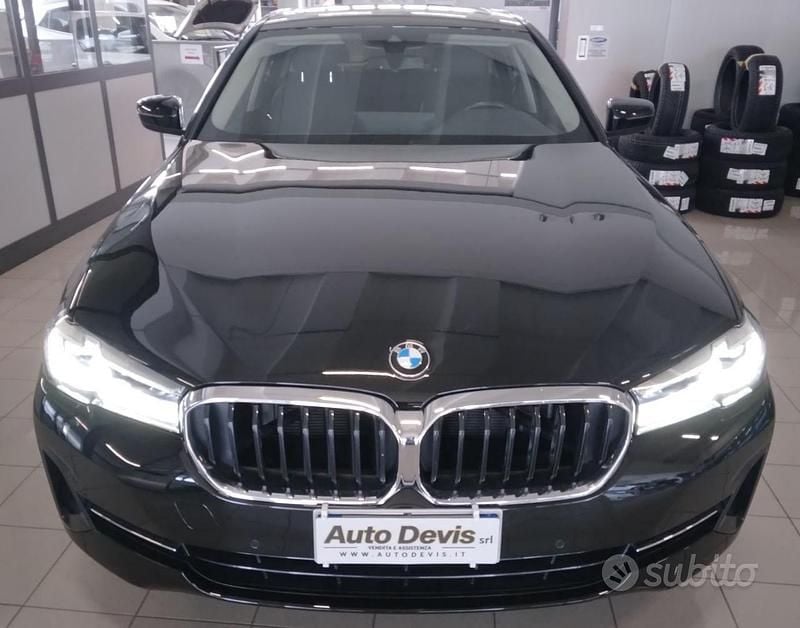 Usata BMW 520 Luxury Line 190 CV (139 kW) 2022 Nero Station wagon