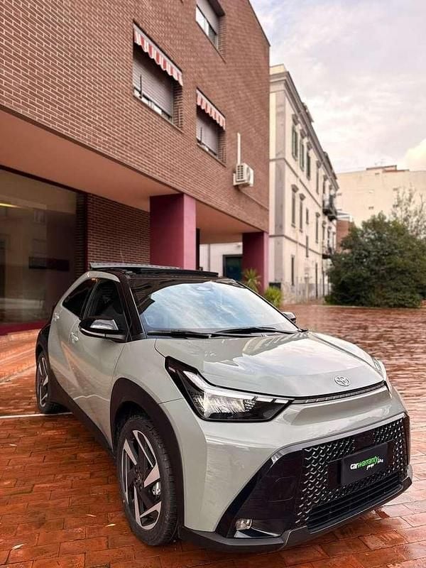 Nuova Toyota Aygo X Premium 136 CV (100 kW) 2026 Tarragon green SUV