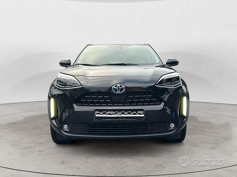 Usata Toyota Yaris Cross Lounge 116 CV (85 kW) 2022 Nero SUV