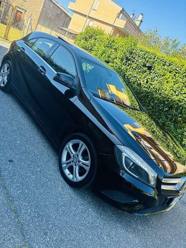 Usata Mercedes 180 109 CV (80 kW) 2015 Nero Berlina