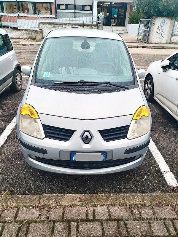 Usata Renault Modus 102 CV (75 kW) 2006 Grigio Monovolume