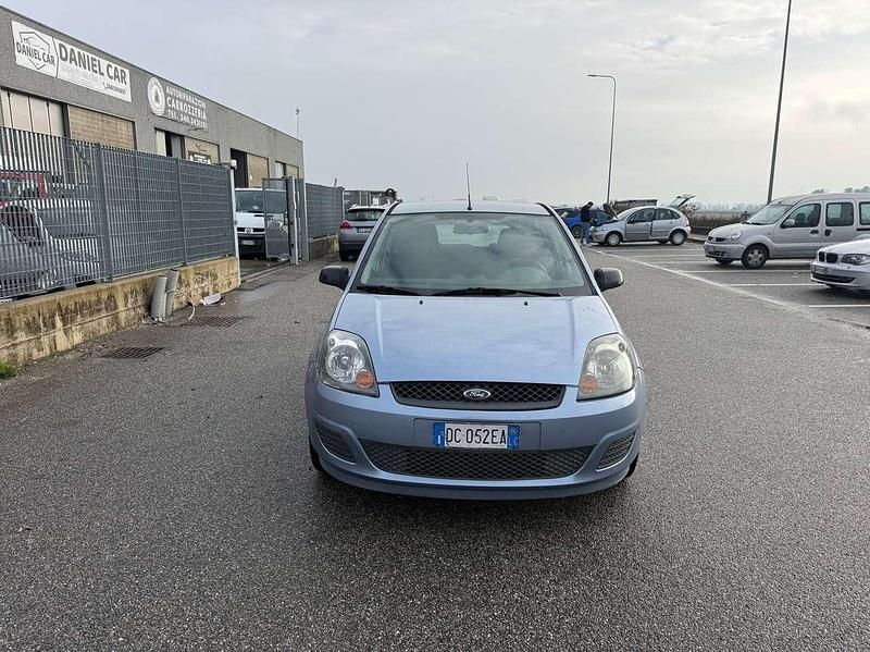 Usata Ford Fiesta Collection 75 CV (55 kW) 2006 Blu/azzurro Berlina
