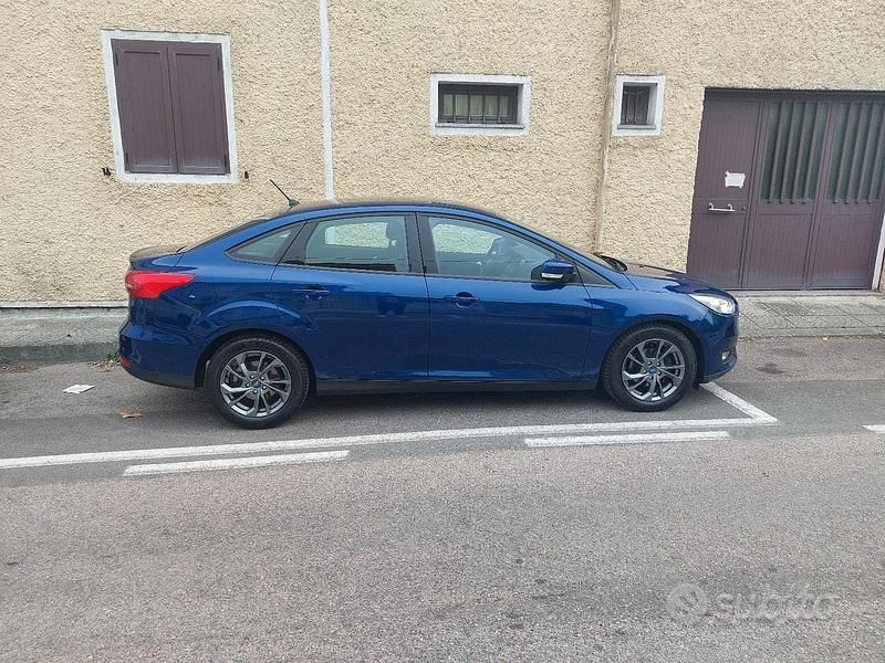 Usata Ford Focus 125 CV (91 kW) 2017 Blu Berlina
