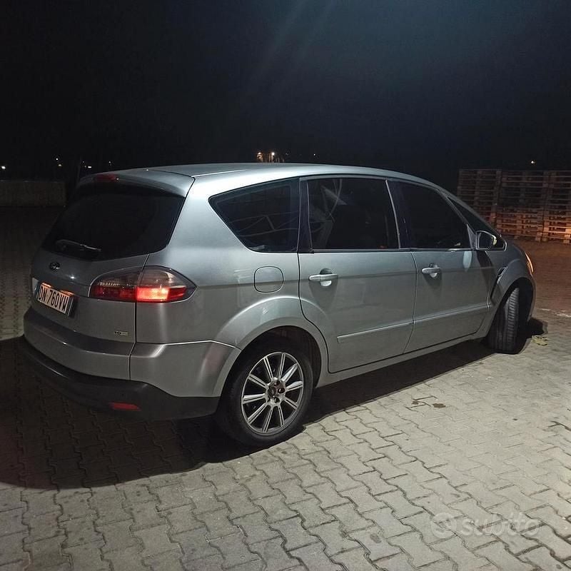 Usata Ford S-MAX 140 CV (102 kW) 2008 Grigio Monovolume