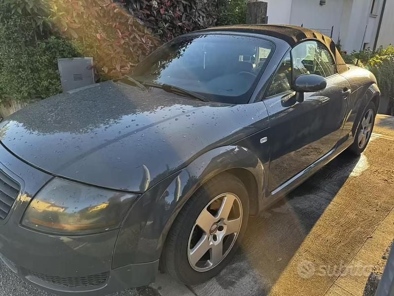 Usata Audi TT Roadster 179 CV (131 kW) 2000 Grigio Cabrio